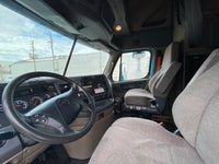 2014 Freightliner Cascadia 125, Cummins ISX, 10 Speed, APU, Fresh Drive tires,Fridge
