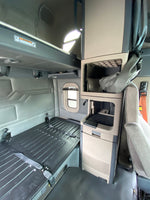 2014 Freightliner Cascadia 125, Cummins ISX, 10 Speed, APU, Fresh Drive tires,Fridge
