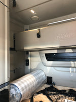 2017 Peterbilt 579 13 Speed,CUMMINS, Leather, APU, Inverter, 1 Owner FL truck
