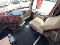 2015 Volvo VNL 670 D13,I-shift AUTO, APU, INVERTER, 627K