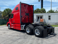2015 Volvo VNL 670 D13,I-shift AUTO, APU, INVERTER, 627K