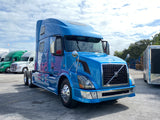 2014 Volvo VNL780, Volvo D13,  I-shift AUTO, 77" Condo + Work Station, Inverter, Fridge!