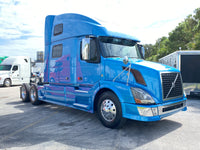 2014 Volvo VNL780, Volvo D13,  I-shift AUTO, 77" Condo + Work Station, Inverter, Fridge!