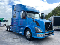 2014 Volvo VNL780, Volvo D13,  I-shift AUTO, 77" Condo + Work Station, Inverter, Fridge!