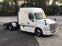 2010 Freightliner Cascadia XT Midroof Detroit DD15, 10 Speed, 669k,Headache Rack, Virgin tires, NO DEF