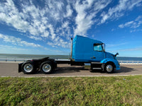2013 Volvo VNL630 SUPER LOW MILE 219K - MINT, One owner