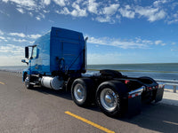 2013 Volvo VNL630 SUPER LOW MILE 219K - MINT, One owner