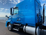 2013 Volvo VNL630 SUPER LOW MILE 219K - MINT, One owner