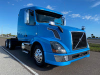 2013 Volvo VNL630 SUPER LOW MILE 219K - MINT, One owner