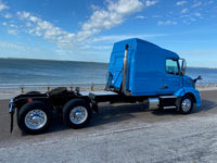 2013 Volvo VNL630 SUPER LOW MILE 219K - MINT, One owner