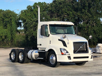 2012 Volvo Daycab 238k