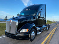 2013 KW Kenworth T700 CUMMINS,13 Speed, Double Bunk,Fresh tires,522K