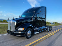 2013 KW Kenworth T700 CUMMINS,13 Speed, Double Bunk,Fresh tires,522K