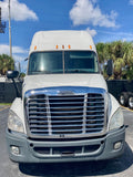 2015 Freightliner Cascadia, 10 spd, DD15, 455HP, 72" DOUBLE BUNK!