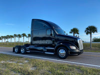 2013 KW Kenworth T700 CUMMINS,13 Speed, Double Bunk,Fresh tires,522K