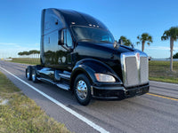 2013 KW Kenworth T700 CUMMINS,13 Speed, Double Bunk,Fresh tires,522K