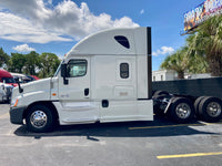 2017 Freightliner Cascadia AUTO, DD15,Thermo King APU, DOUBLE BUNK!