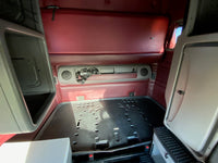2013 KW Kenworth T700 CUMMINS,13 Speed, Double Bunk,Fresh tires,522K