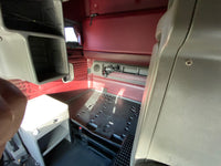 2013 KW Kenworth T700 CUMMINS,13 Speed, Double Bunk,Fresh tires,522K