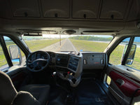 2013 KW Kenworth T700 CUMMINS,13 Speed, Double Bunk,Fresh tires,522K