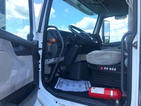 2009 Volvo VNL 670,D13, AUTO-Shift, APU, INVERTER, 900k