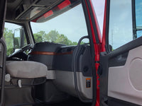 2012 Volvo VNL 670 CUMMINS ISX, AUTO, APU, INVERTER, 615K