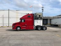 2012 Volvo VNL 670 CUMMINS ISX, AUTO, APU, INVERTER, 615K