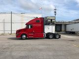 2012 Volvo VNL 670 CUMMINS ISX, AUTO, APU, INVERTER, 615K