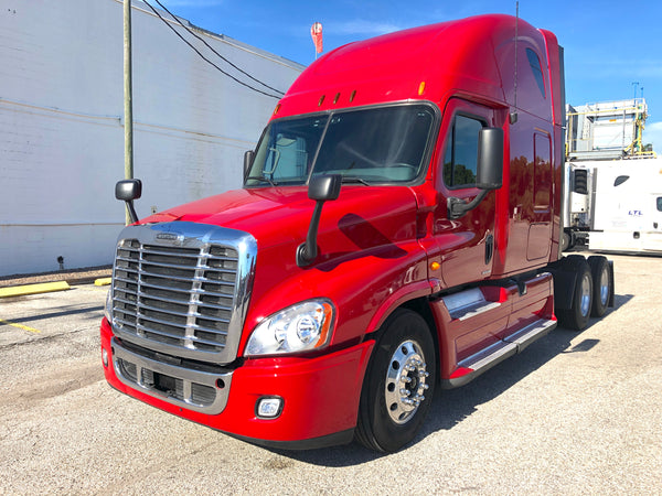 2011 Freightliner Cascadia, NEW TIRES,  860k, Cummins ISX, ULTRASHIFT, APU