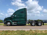 2013 KW Kenworth T700 485HP, AUTOMATIC, Fridge, Double Bunk, Virgin tires,699k