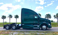 2013 KW Kenworth T700 485HP, AUTOMATIC, Fridge, Double Bunk, Virgin tires,699k