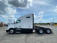 2015 KW Kenworth T680 688k miles, 10 Speed, BRAND NEW TIRES!