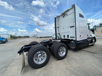 2015 KW Kenworth T680 688k miles, 10 Speed, BRAND NEW TIRES!