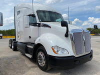 2015 KW Kenworth T680 688k miles, 10 Speed, BRAND NEW TIRES!