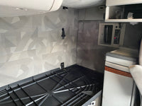 2009 Volvo VNL 670,D13,APU, 10 Speed, Fresh tires, 900k