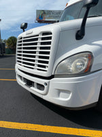 2015 Freightliner Cascadia Detroit DD15, 10 Spd, 720k, Fridge, Microwave, Inverter