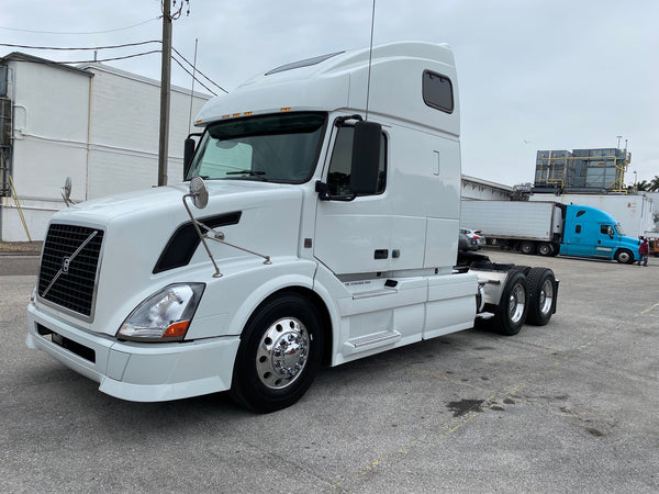 2009 Volvo VNL 670,D13,APU, 10 Speed, Fresh tires, 900k