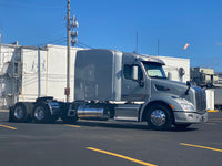 2016 Peterbilt 579 425K Miles 10 SPEED NEW Virgin tires, NAV, WARRANTY,Radar,  CLEAN!!!
