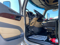 2016 Peterbilt 579 501K Miles 10 SPEED NEW Virgin tires, NAV,  CLEAN!!!