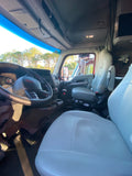 2015 KW Kenworth T680, 13 Speed, 900k Miles, Leather, Extra Gages, Fridge!!!!