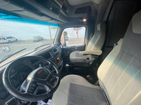 2016 Peterbilt 579, 10 Speed, CUMMINS ISX, APU, BRAND NEW TIRES, 651k