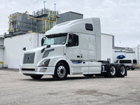 2013 Volvo VNL 670 Semi Truck, D13, 435 HP, 67" CONDO SLEEPER!