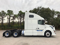 2013 Volvo VNL 670 Semi Truck, D13, 435 HP, 67" CONDO SLEEPER!