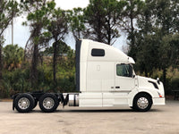 2012 Volvo VNL 670 Semi Truck ONLY 495K MILES, CLEAN CLEAN