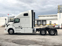 2012 Volvo VNL 670 Semi Truck ONLY 495K MILES, CLEAN CLEAN