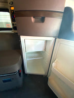 2015 Volvo VNL780, Volvo D13,  I-shift AUTO, 77" Condo + Work Station, Inverter, Fridge!