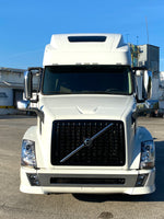 2015 Volvo VNL780, Volvo D13,  I-shift AUTO, 77" Condo + Work Station, Inverter, Fridge!