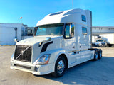 2015 Volvo VNL780, Volvo D13,  I-shift AUTO, 77" Condo + Work Station, Inverter, Fridge!