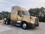 2014 Freightliner Cascadia  Detroit DD15, 10 Speed, 532k, Fridge,CLEAN