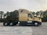 2014 Freightliner Cascadia  Detroit DD15, 10 Speed, 532k, Fridge,CLEAN